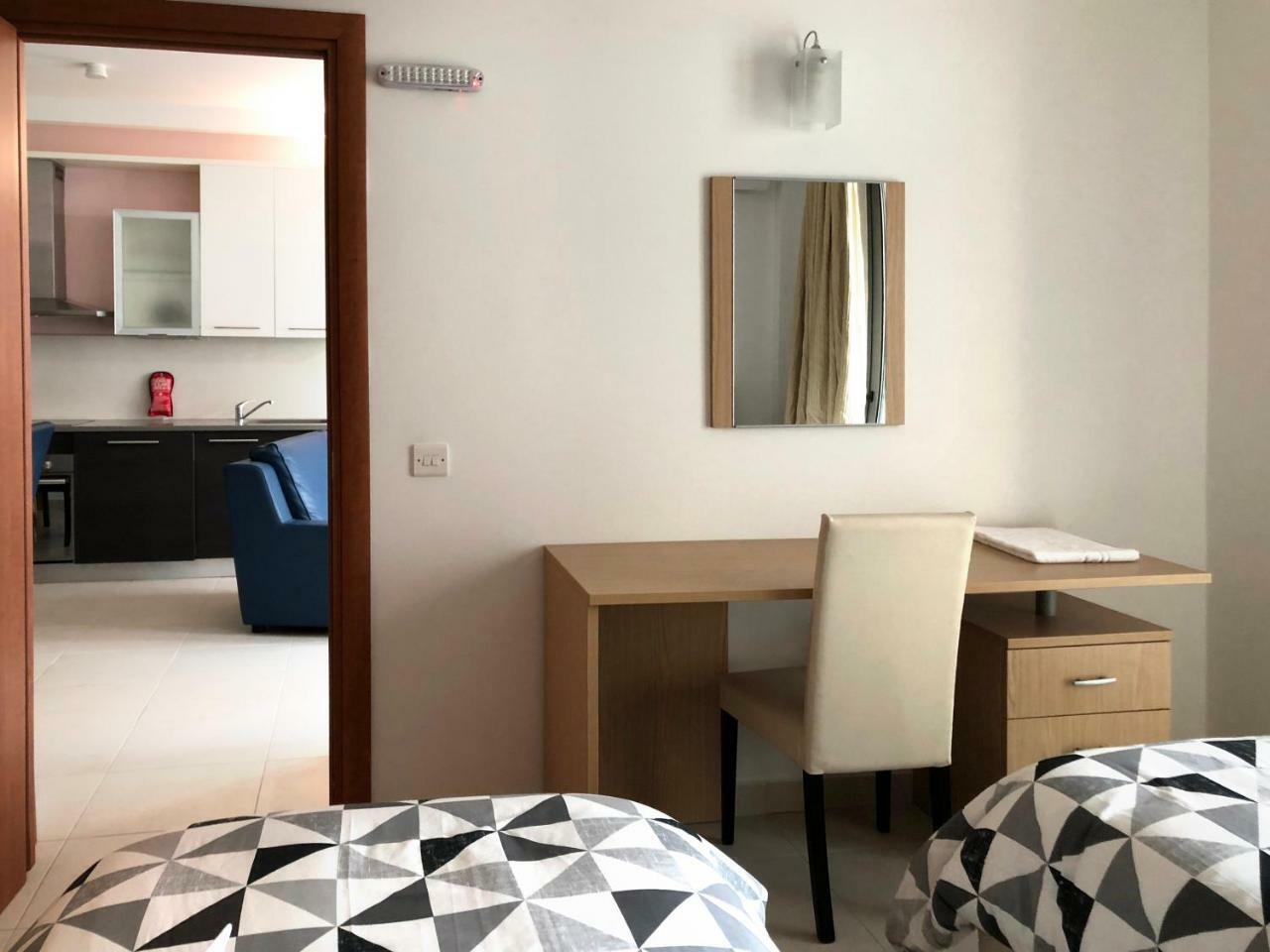 Modern Stylish Apartment - 2 Bedroom & 2 Bathroom Apartment - Spinola Bay, St Julians Saint Julian's Exterior photo